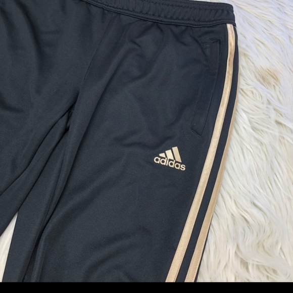 Adidas black with gold stripes - Picture 4 of 4
